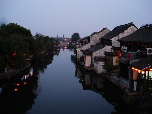 一個人的水鄉行：西塘，夜色裡的邂逅