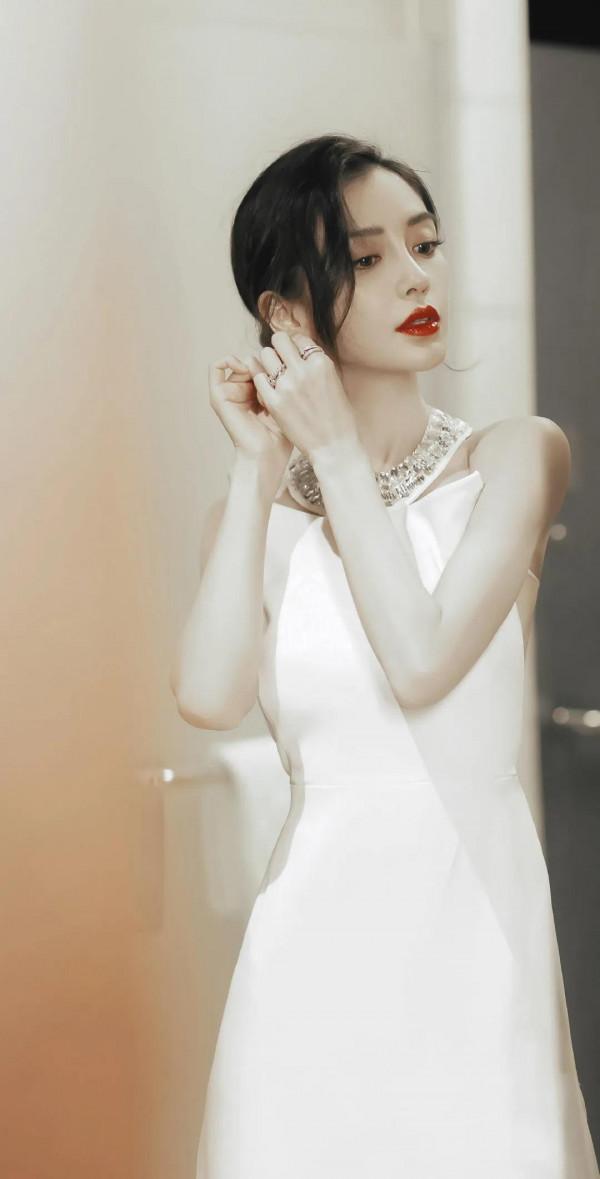 angelababy吊帶裙，餘生再無傾城色，一草一木皆相思