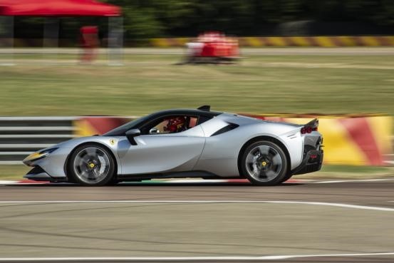好開!中國人首試法拉利SF90 Stradale Assetto Fiorano配置版 好開!中國人首試法拉利SF90 Stradale Assetto Fiorano配置版