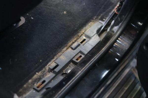 怪獸修車:翻新一輛21萬公里的路虎發現4,老爺子工地拉貨專用車 怪獸修車:翻新一輛21萬公里的路虎發現4,老爺子工地拉貨專用車