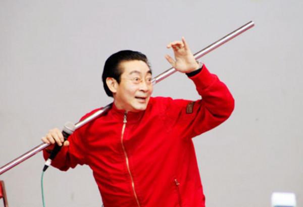 2014年猴王六齡童追悼會:唐僧送最後一程,現場上千人送行 2014年猴王六齡童追悼會:唐僧送最後一程,現場上千人送行