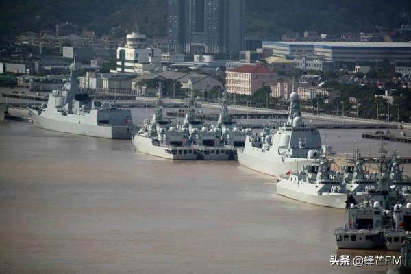 菲律賓海雲集34艘軍艦，總噸位30萬噸，南海艦隊：實力還不如我