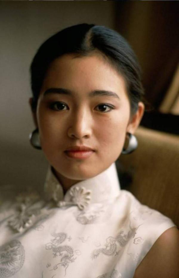 看夠了滿屏的紙片人，這四位“珠圓玉潤”的女星，完勝“白幼瘦”