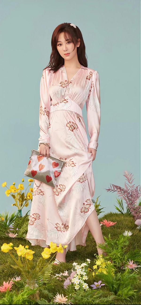 楊紫 出生地:北京市 出生日期:1992年11月6日 身高:167 cm 體重:46 kg