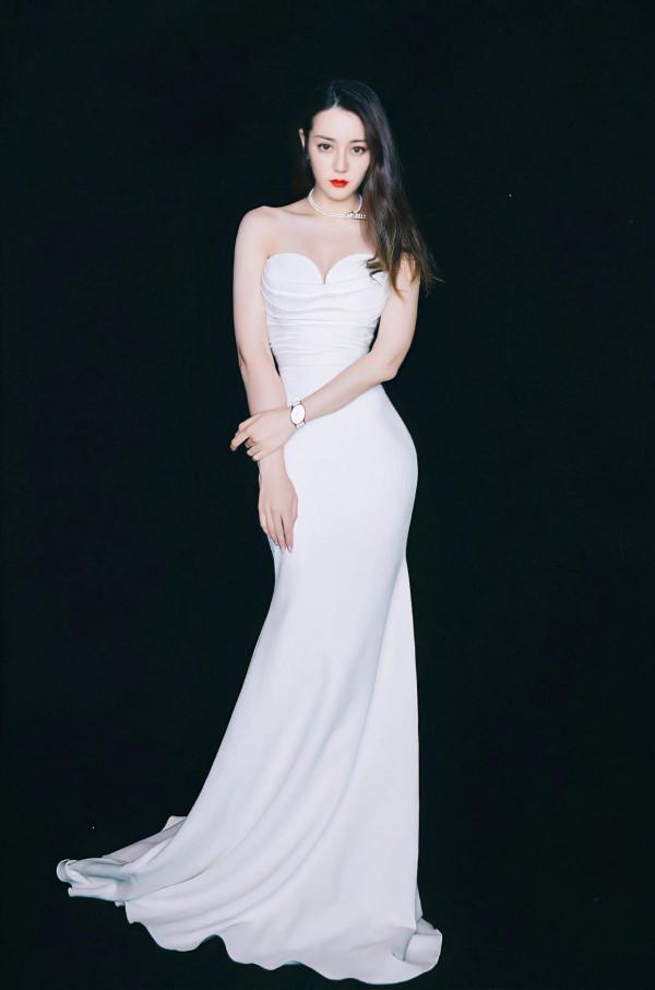 女神大比第一期，迪麗熱巴VS古力娜扎，全超清大圖，你更支援誰？