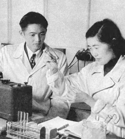 百年瞬間丨我國完成人工全合成結晶牛胰島素