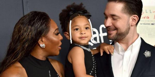 40歲&quot;網球天后&quot;小威廉姆斯和白人丈夫走紅毯，4歲女兒又白又可愛