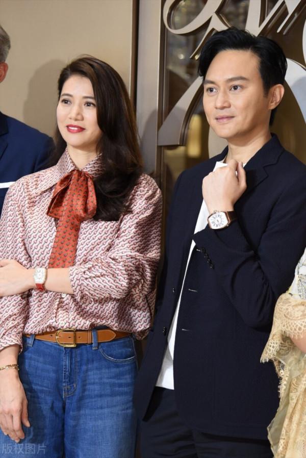 張智霖、袁詠儀的婚姻,並不只有看上去的那般恩愛,還有很多隱痛 張智霖、袁詠儀的婚姻,並不只有看上去的那般恩愛,還有很多隱痛