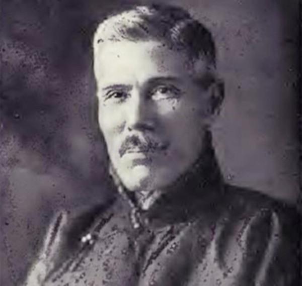 嫁給首富一直無子，麥秀英勸說表妹當妾，表妹連生10子成平妻