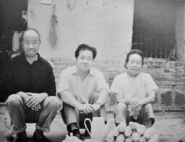 諾獎得主莫言與半文盲妻子的愛情：寫信靠畫圖，白首不相離