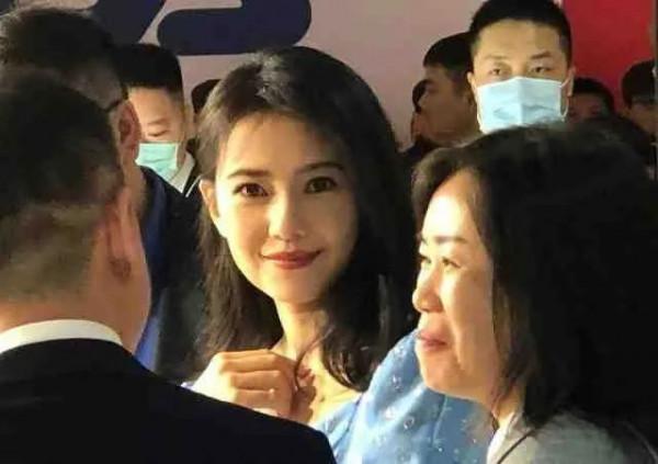 打東邊來了個宋慧喬,打西邊來了個高圓圓 打東邊來了個宋慧喬,打西邊來了個高圓圓