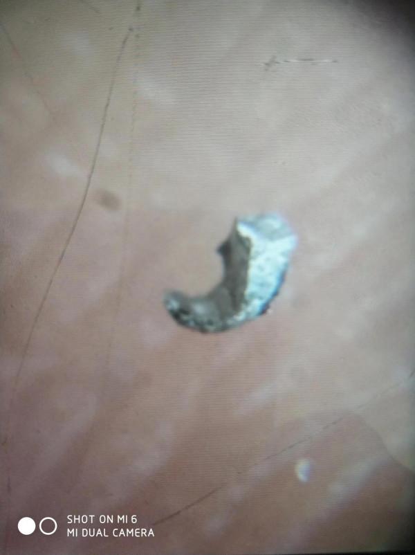 石隕石身上脫落的單質鐵鎳金屬顆粒形狀如何? 石隕石身上脫落的單質鐵鎳金屬顆粒形狀如何?