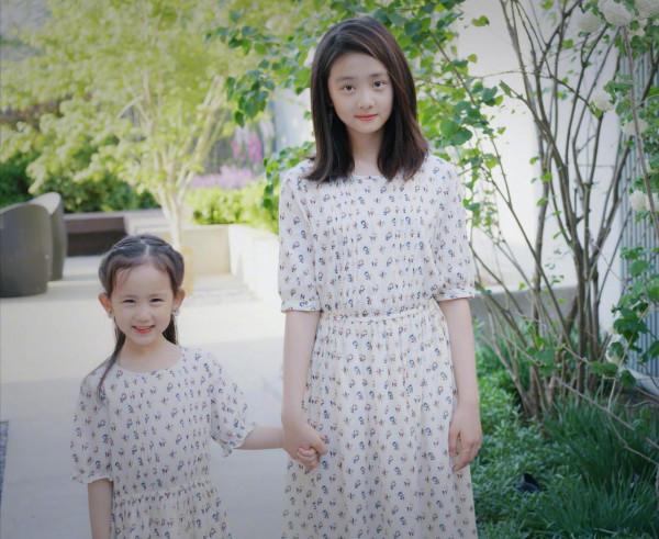 黃磊二女兒白裙配紅唇，6歲氣質趕超多多，剪空氣劉海像極林允兒