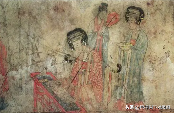 盜墓者在深山老林發現貴族大墓，墓主僅14歲，壁上一行字暴露身份