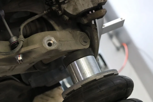 怪獸修車:翻新“車況極差”的二手寶馬X5,見證";美女一手車";復活 怪獸修車:翻新“車況極差”的二手寶馬X5,見證";美女一手車";復活