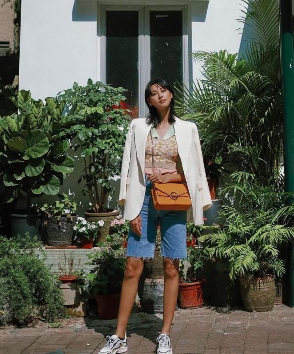 “梅豔芳”扮演者王丹妮，穿褲子有復古範，氣場看著真大氣