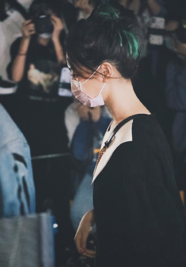 難怪楊超越這麼火,穿娃娃領連衣裙配白色長筒襪,妥妥的漫畫女主 難怪楊超越這麼火,穿娃娃領連衣裙配白色長筒襪,妥妥的漫畫女主