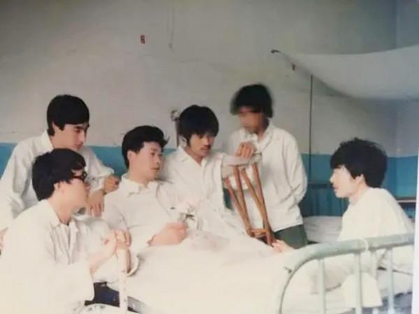 越戰中失去雙腿和左手，退休後展亞平迎來真愛，今女兒考上公務員