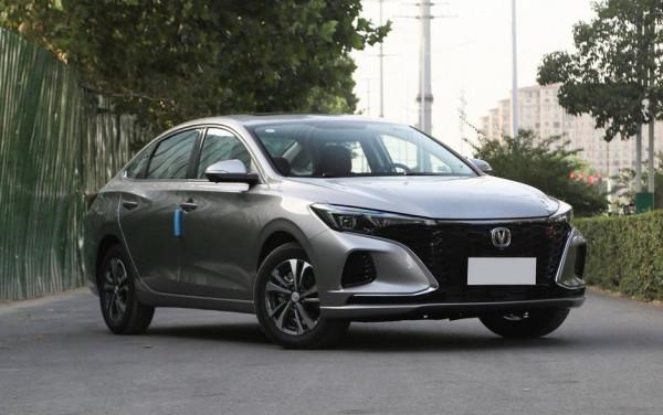 為何10萬買轎車前要先看瓦罐？用兩車對比，告訴你誰才是家用首選