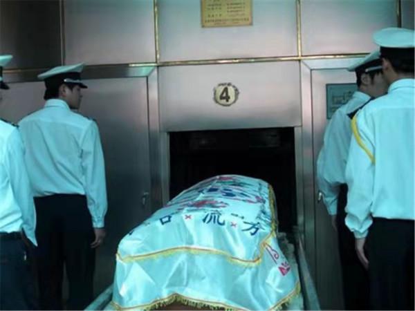 如果人“假死”被送進了火化爐，中途醒來，還有機會逃生嗎？