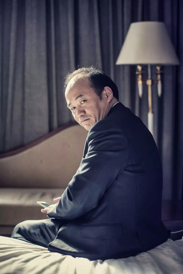 輸光20億,被跨國通緝!湖北首富,竟倒在了“賭”上? 輸光20億,被跨國通緝!湖北首富,竟倒在了“賭”上?