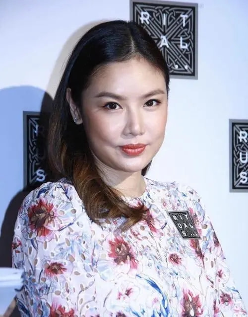 到底是什麼魅力，讓黎明甘心被她敗掉7個億，分手費更是“天價”