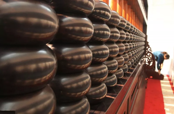 “巨無霸”紅木算盤，一顆珠子都重達12.6斤 估值約3億