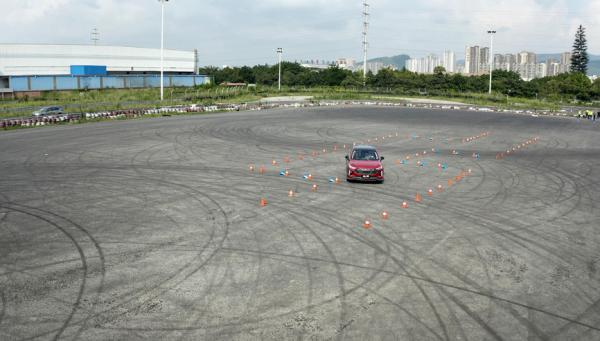 究竟是追趕還是超越，赤兔和XR-V論駕控誰能小勝一籌？