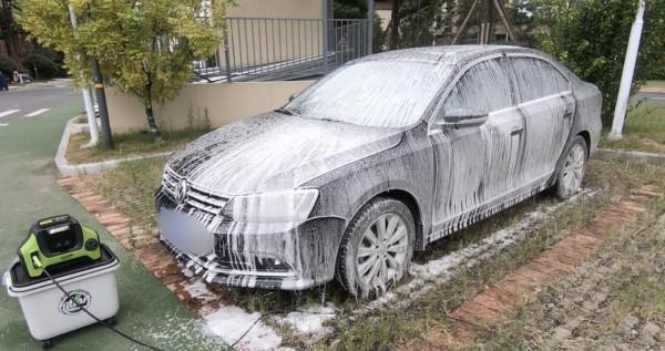 高層小區30分鐘自己洗車教程！普通車主的省錢福音