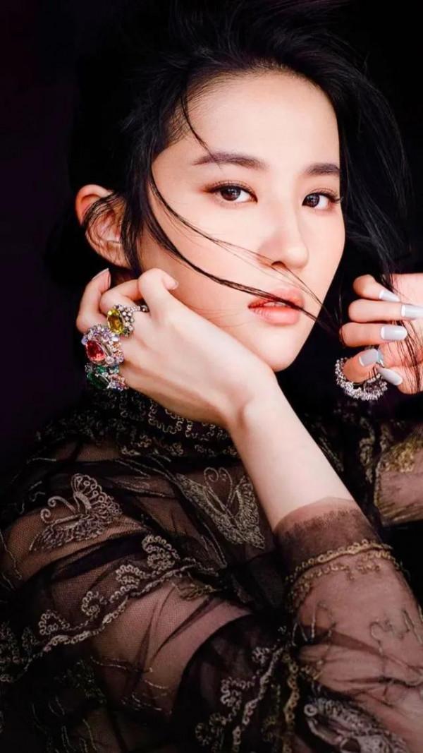 劉亦菲和三妮誰更美？