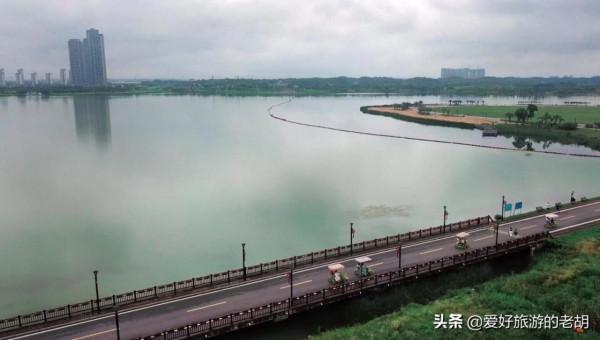 投資23億元的長沙人工湖,6000畝湖面煙波浩渺,十分靜謐安詳 投資23億元的長沙人工湖,6000畝湖面煙波浩渺,十分靜謐安詳