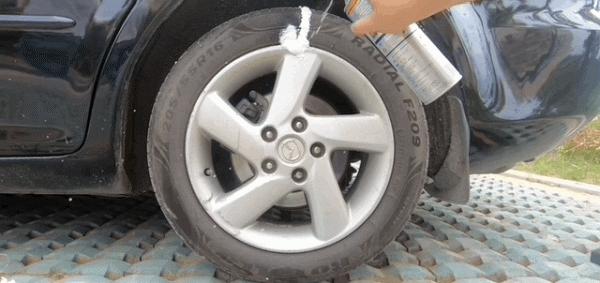 洗車店也洗不掉的汙漬,其實自己在小區就能洗乾淨! 洗車店也洗不掉的汙漬,其實自己在小區就能洗乾淨!