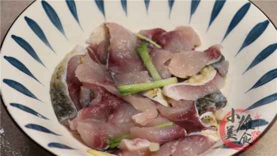 鯽魚去刺原來這麼簡單，三分鐘立馬去除乾淨，家人吃魚安全又放心