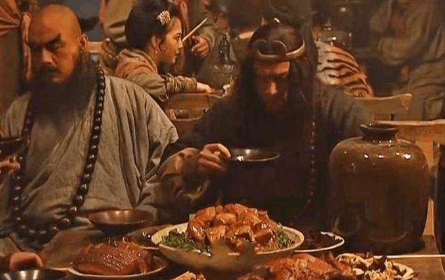 看完新版《三國演義》裡張飛的身材，網友吐槽：這也太肥了