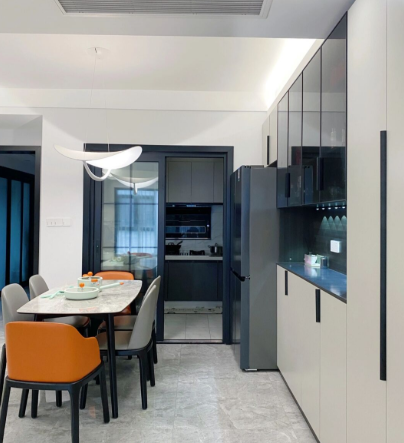 聽我一句勸，硬裝越簡單，空間越顯大