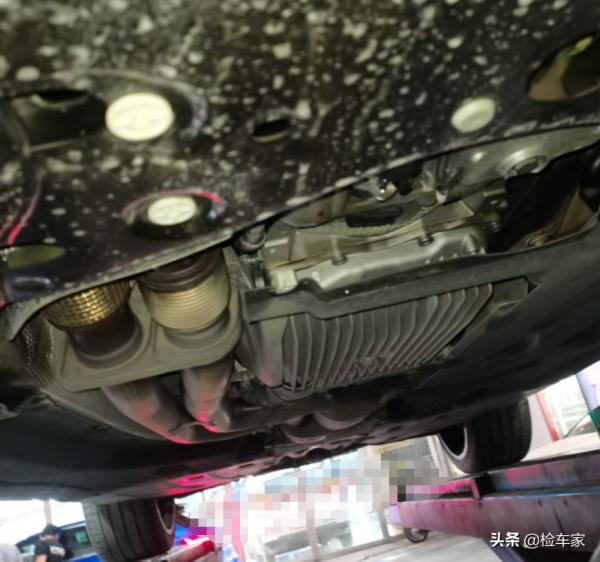 效能SUV車主的痛，買輛寶馬X4M兩年就虧了30多萬！買家：划算