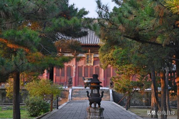 遼寧不起眼的小縣，藏著中國第一佛殿，五次大難千年不倒，很驚喜