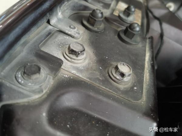 七年前的百萬級頂配捷豹XJ如今只要27萬?檢測後買家揚言砸店 七年前的百萬級頂配捷豹XJ如今只要27萬?檢測後買家揚言砸店