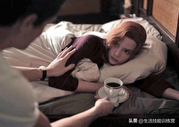 50個在電影中很常見但在現實生活中不可能出現的情節