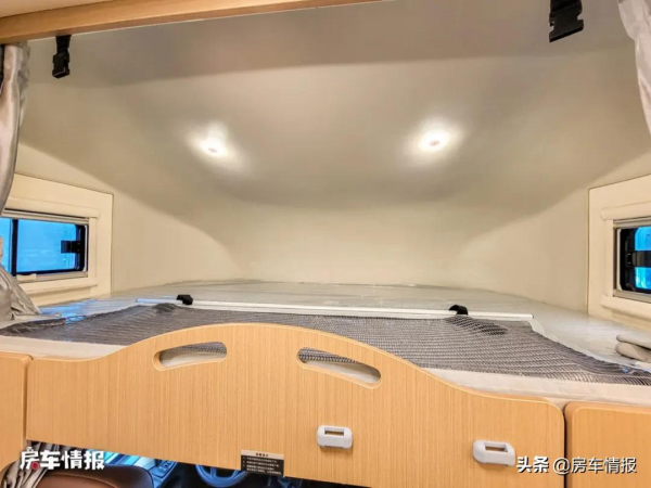 奇瑞全新入門級房車,裝置齊全能住一家5口人,客廳設計挺顯檔次 奇瑞全新入門級房車,裝置齊全能住一家5口人,客廳設計挺顯檔次