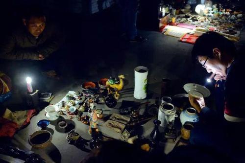 開封凌晨開門的“幽靈集市”,藏著老開封的秘密,週六日最受歡迎 開封凌晨開門的“幽靈集市”,藏著老開封的秘密,週六日最受歡迎