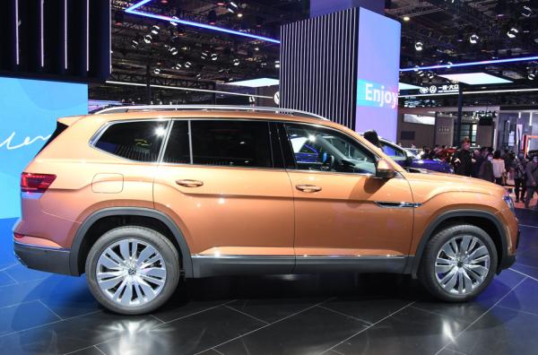 變智慧的德系大塊頭，上汽大眾途昂車內外質感大幅度提升