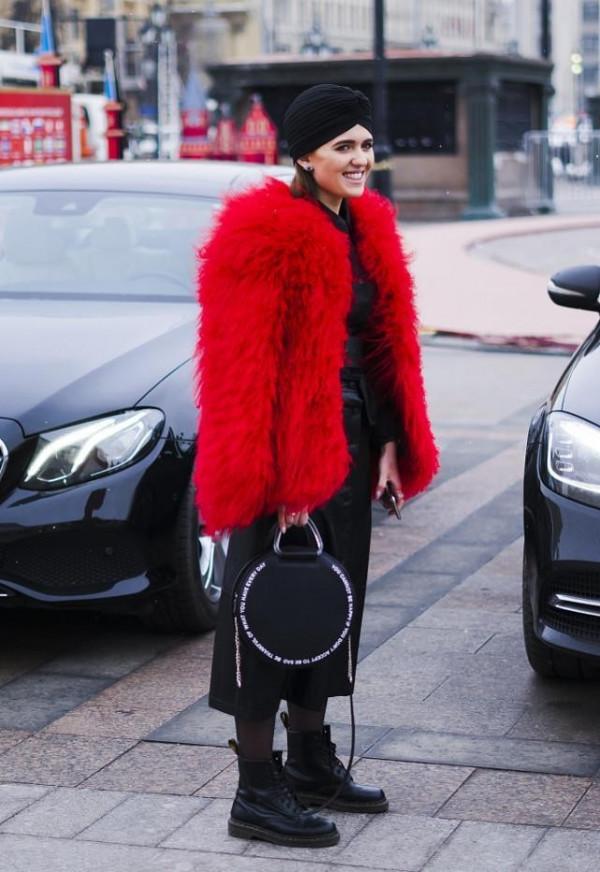 俄羅斯不愧是戰鬥民族,穿皮草出門的人很多,搭配方式也很霸氣 俄羅斯不愧是戰鬥民族,穿皮草出門的人很多,搭配方式也很霸氣