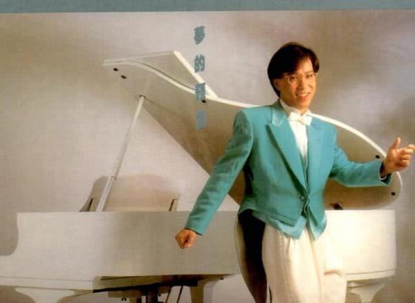 4位香港歌壇天王的“退潮”:癱瘓靠救濟、跳樓自殺、私下生子 4位香港歌壇天王的“退潮”:癱瘓靠救濟、跳樓自殺、私下生子