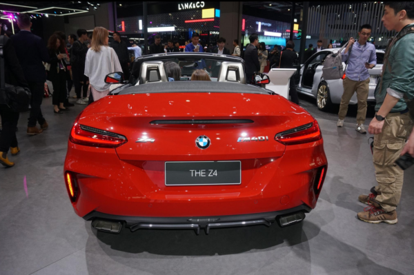 一腳油門340匹馬力，破百僅需4.5秒，寶馬Z4詮釋敞篷小跑的樂趣