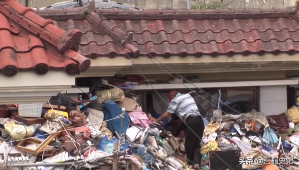 韓國40歲的奇葩兒子，一生啃老迫使75歲父親撿垃圾，一年撿150噸