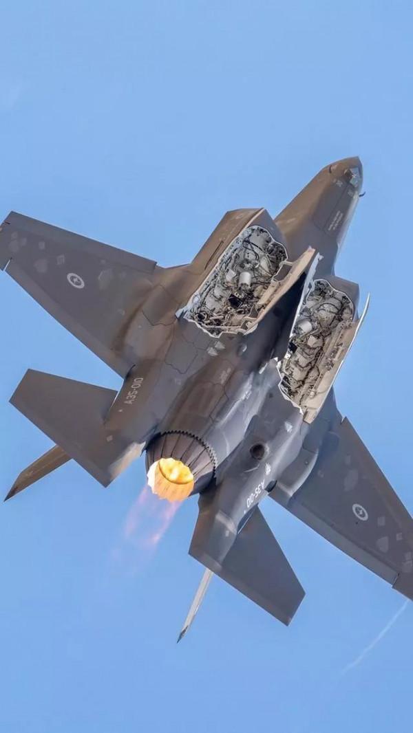 面對即將落戶巴基斯坦的殲10C，印度是選擇蘇57、F15EX還是F35？