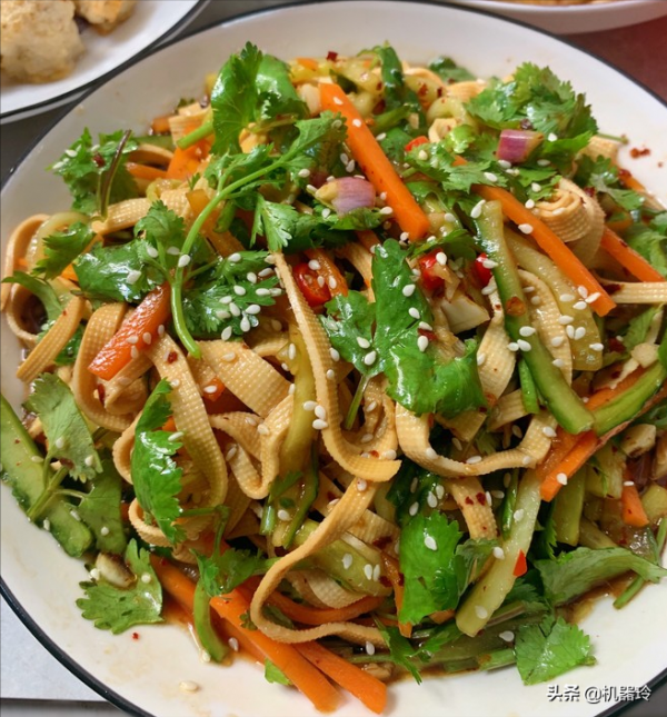 年夜飯，分享12道涼拌菜做法，有葷有素，清爽開胃又解膩