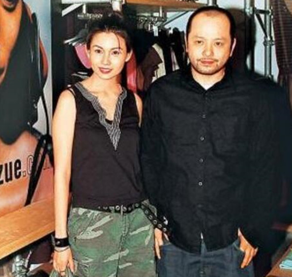 6位不靠煙燻妝黑化的“蛇蠍美人”,誰才是你的童年陰影? 6位不靠煙燻妝黑化的“蛇蠍美人”,誰才是你的童年陰影?