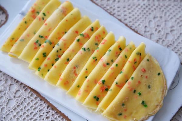 快手雞蛋餅，我家一週最少吃3次，10秒烙一張，出鍋軟得不像話